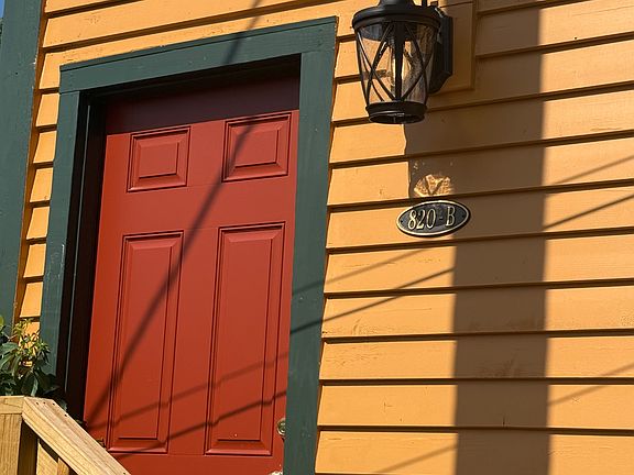 2nd image of 820 Fatherland St #B