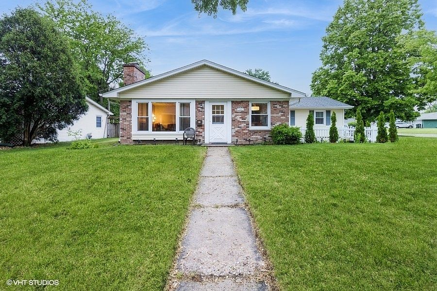 1st image of 25 Knollwood Dr