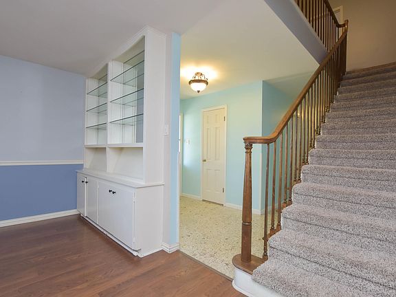 4th image of 2645 Parkview Dr