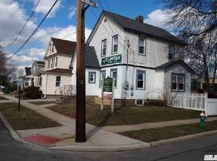 130 S 11th St, New Hyde Park, NY 11040