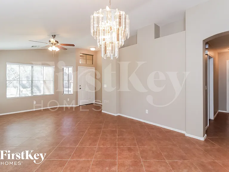 4936 W Glass Ln — Photo 6