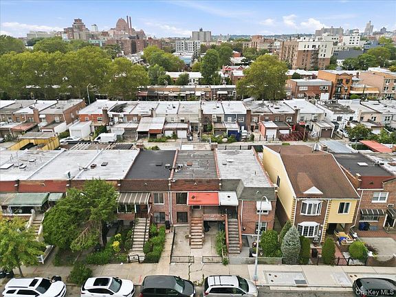 4th image of 122 E 46th Street