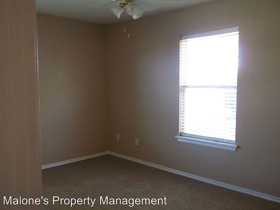 5th image of 4828 Montrose Dr