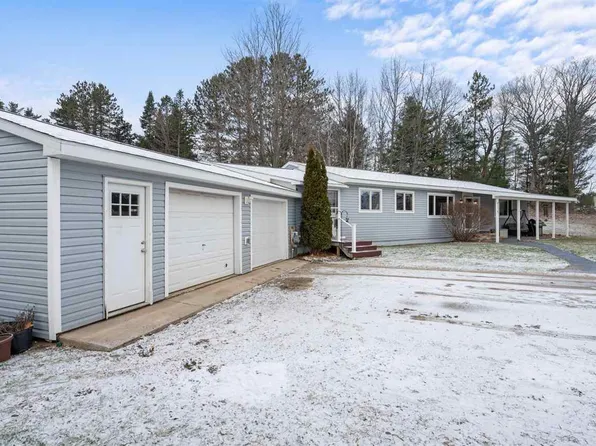 1035 State St, Harbor Springs, MI 49740