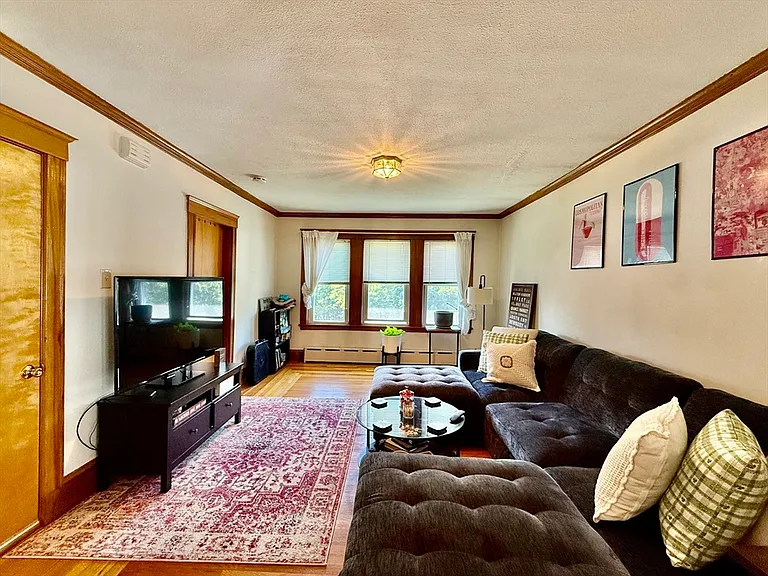 91 Shore Dr #2 — Photo 4