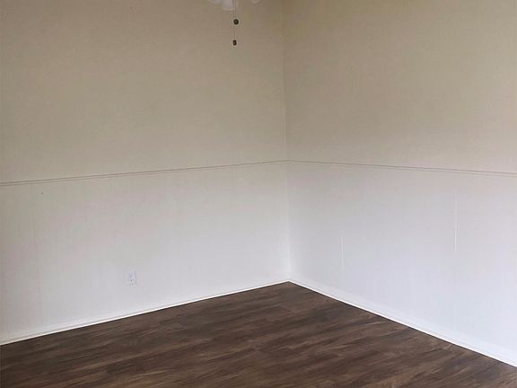 3rd image of 939 Avondale Ave