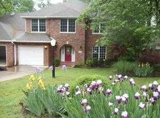 2965 N Brookbury Xing, Fayetteville, AR 72703