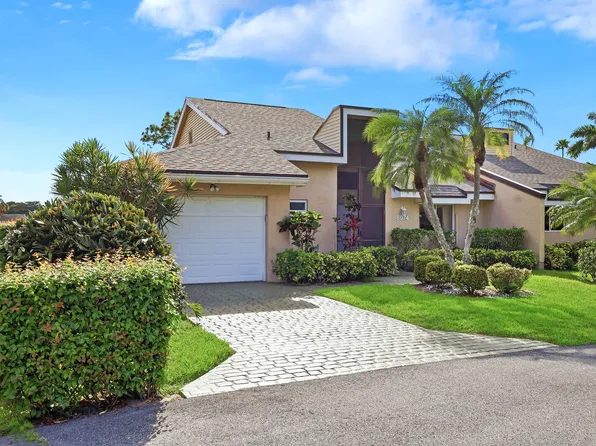 6974 Fountains Circle, Lake Worth, FL 33467