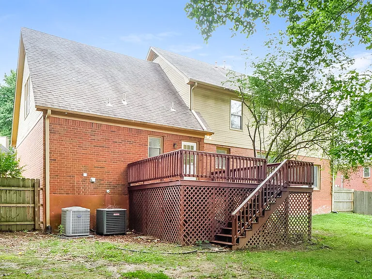 8982 Carrollwood Ln E — Photo 17