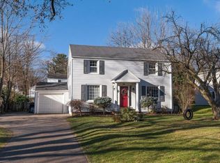 89 Clovercrest Dr, Rochester, NY 14618