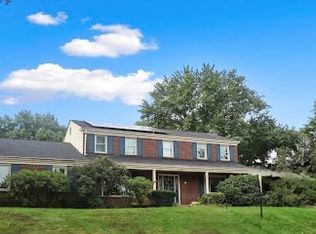 132 Penhurst Dr, Pittsburgh, PA 15235
