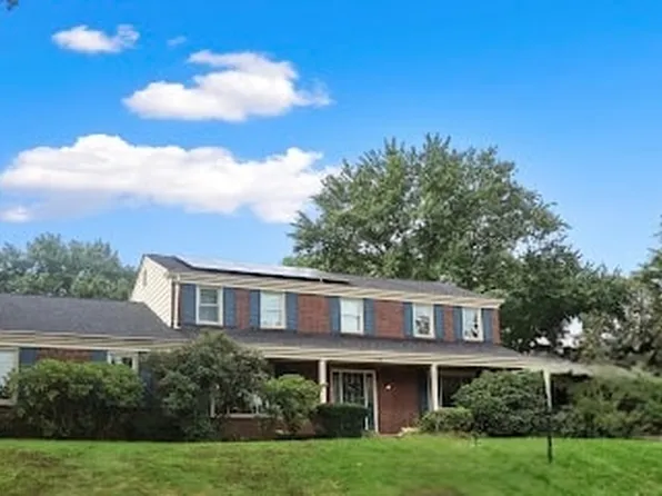 132 Penhurst Dr, Pittsburgh, PA 15235
