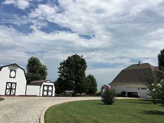 Long Driveway barns