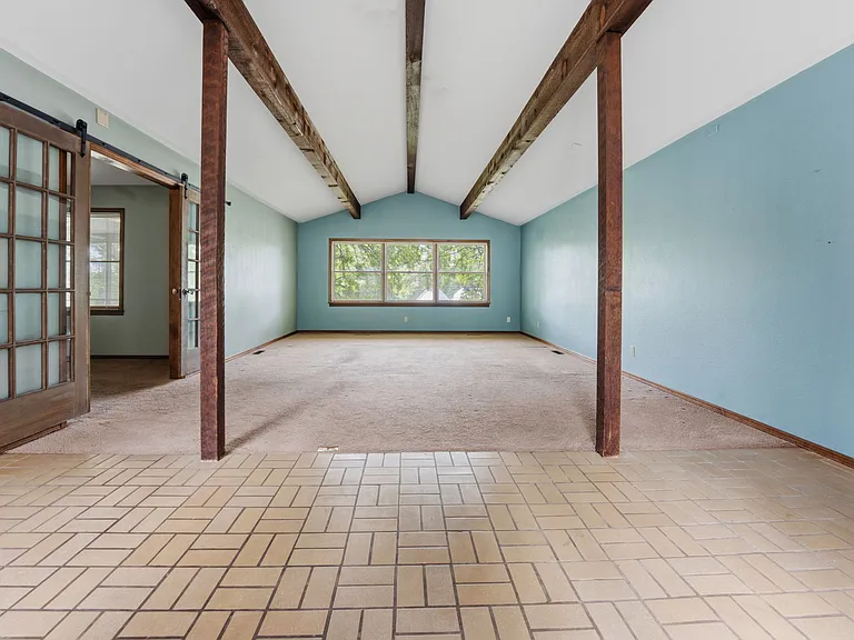 315 E Fairway Ln — Photo 5