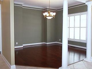 4th image of 4305 Mackenzie Ct
