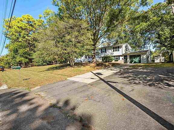 4th image of 316 Charles Dr