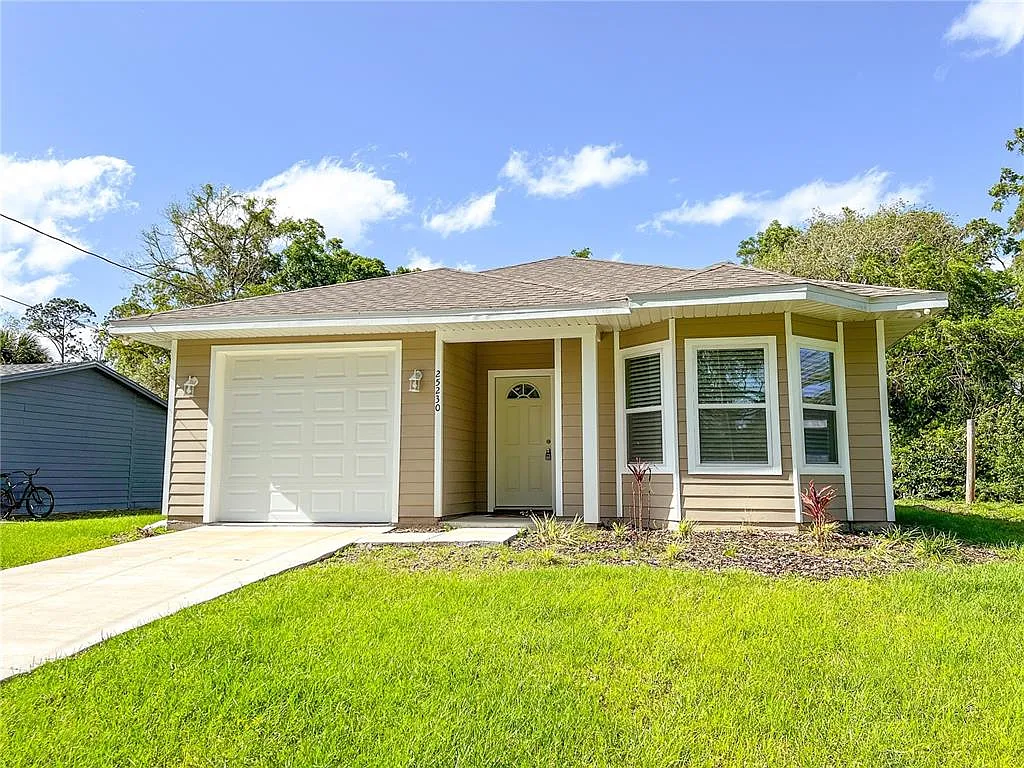 3 bed, 2.0 bath, 1343 sqft, $2,100 — Photo 1