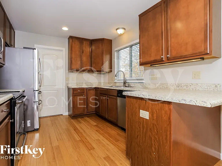 2724 Parkerridge Dr — Photo 5