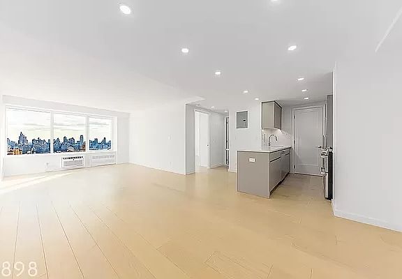 4th image of 561 Amsterdam Ave #24F