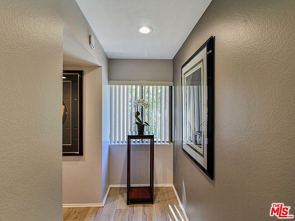 5th image of 21650 Burbank Blvd Unit 210