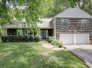 810 Dodds Dr, Champaign, IL