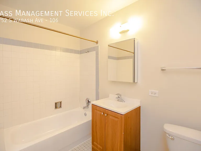 4752 S Wabash Ave #106 — Photo 5