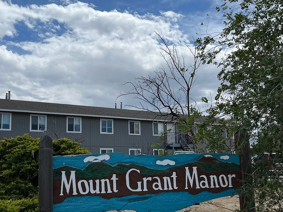 510 E 1st St, Hawthorne, NV 89415