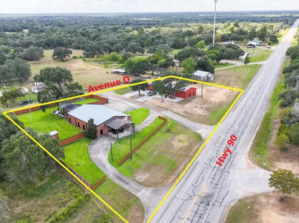 1354 Us Highway 90a, Sheridan, TX 77475