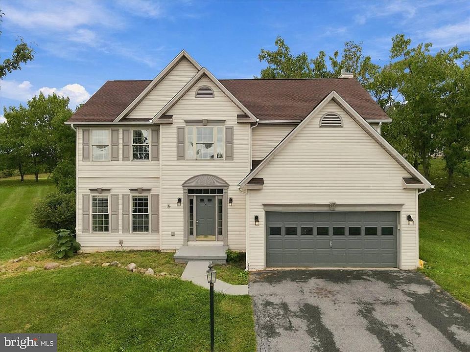 1st image of 48 Lansing Ct