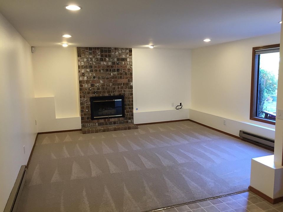 2nd image of 5750 36th Ave NE #B