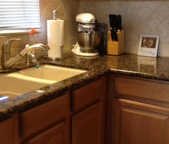 2216 Euclid Ave — Photo 1