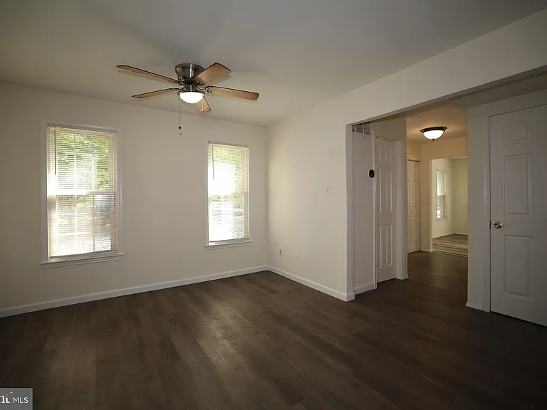 2400 Ansdel Ct — Photo 2