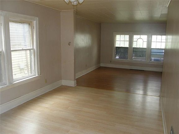 5th image of 145 Dartmouth Ave