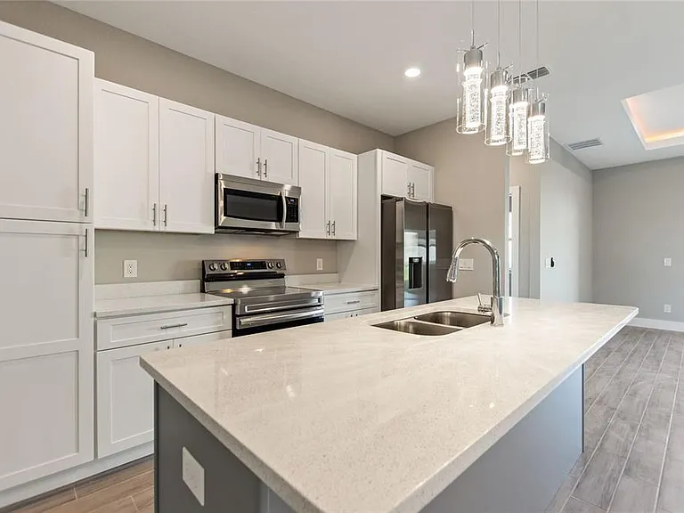 119 Tulip Ln — Photo 11