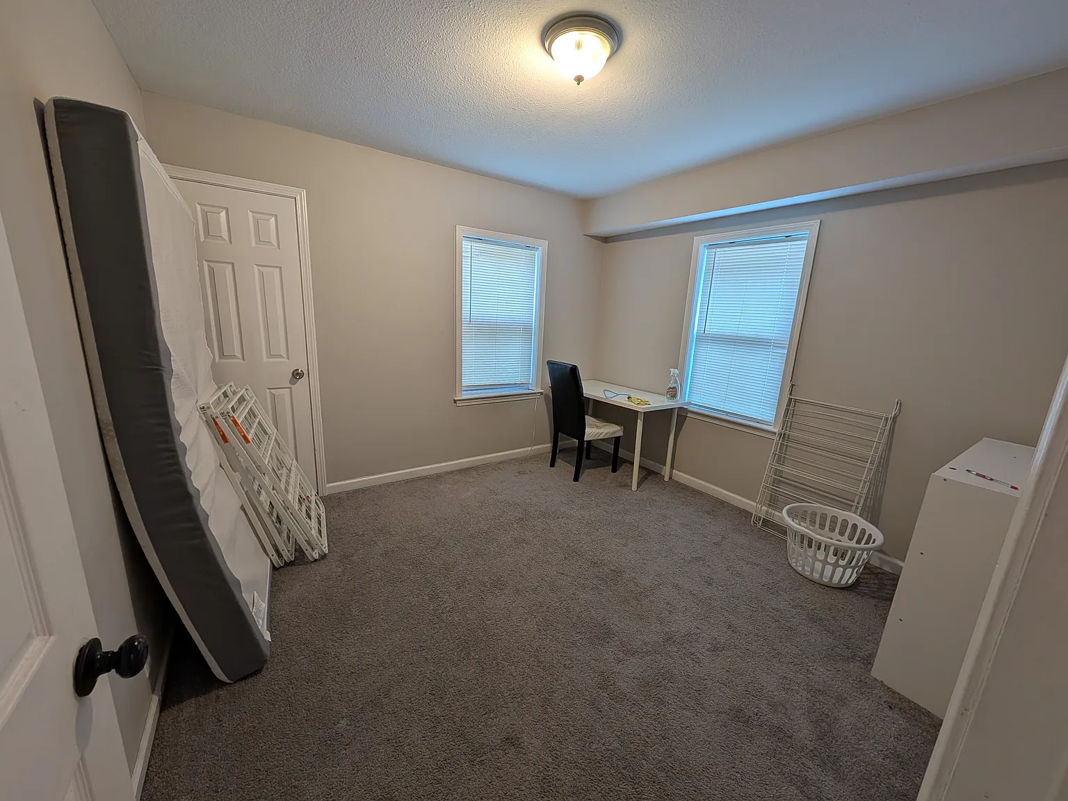 3 bed, 1.5 bath, 1134 sqft, $485 — Photo 3