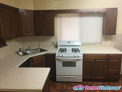 5th image of 8305 Jefferson Ave
