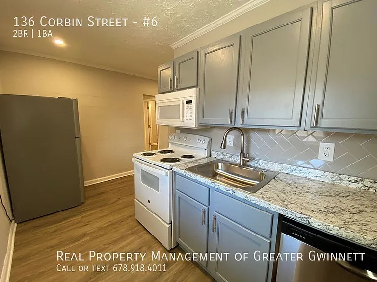 136 Corbin St #6 — Photo 2