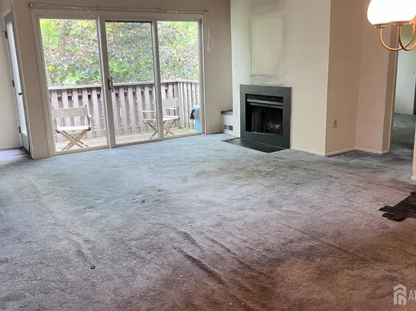 1816 Aspen Dr, Plainsboro, NJ 08536