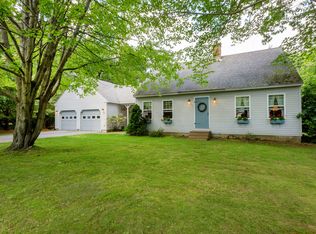 10 Foreside Rd, Topsham, ME 04086