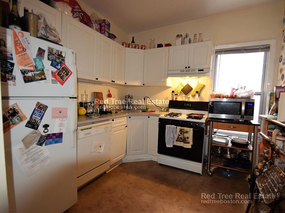 2nd image of 32 S Huntington Ave APT 2N