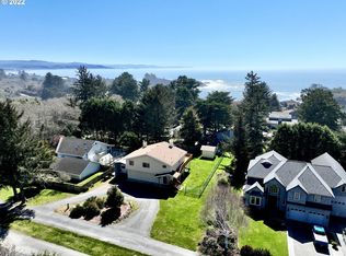 330 Mill Beach Rd, Brookings, OR 97415