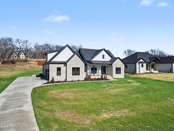 4th image of 5918 John Dr