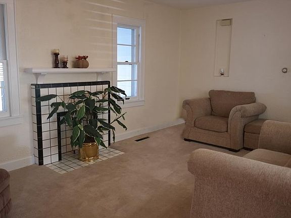 3rd image of 1015 27th St