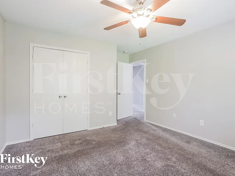 2911 Cypress Island Dr — Photo 11