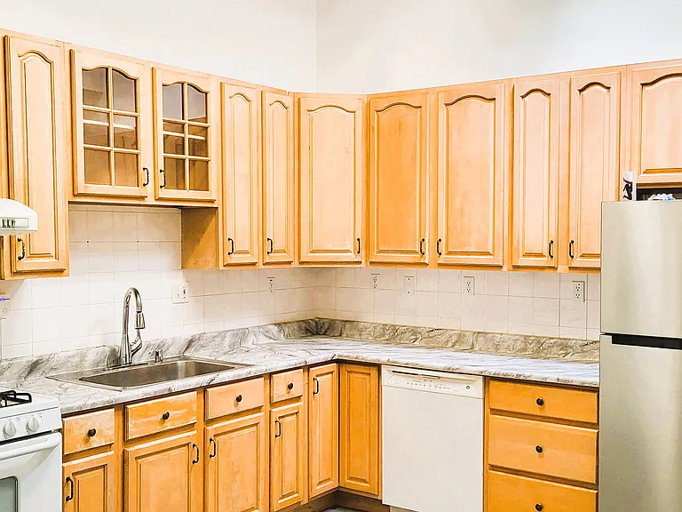 704 Webster St #B — Photo 1