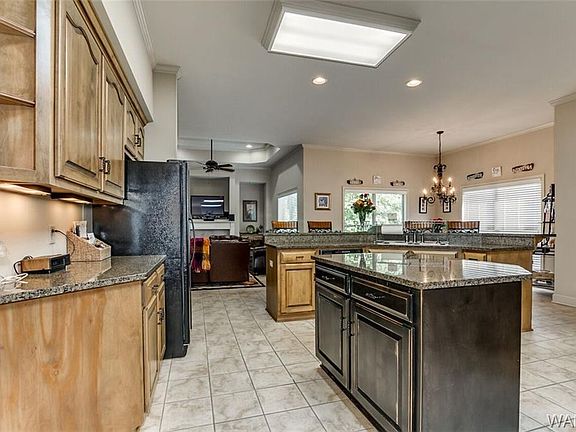 2nd image of 6101 Lake Cove Dr
