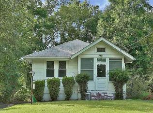 240 Saddle River Rd, Airmont, NY 10952