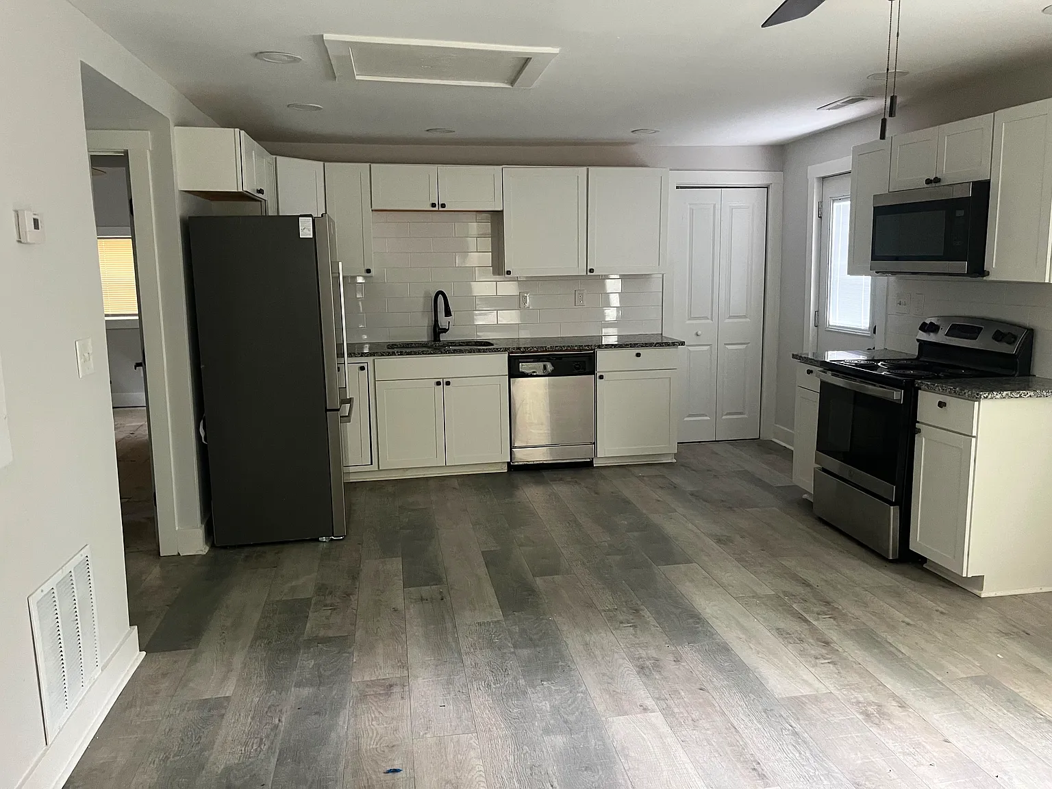 391 Westchester Blvd NW — Photo 2