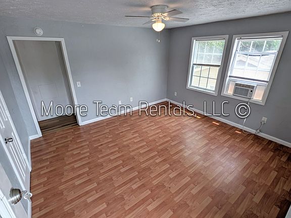 4th image of 1226 Martin Cir