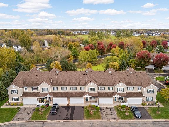 4th image of 15684 Emerald Dr N Unit 5